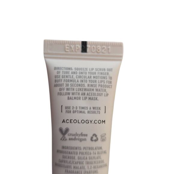 Aceology Passionfruit Refining Lip Scrub - Picture 2 of 3